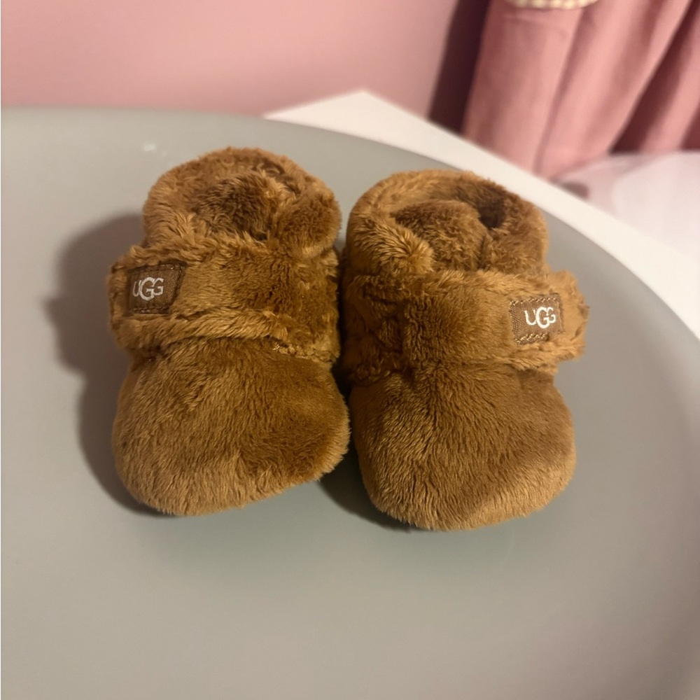UGG Brown Infant Booties - Picture 3 of 3